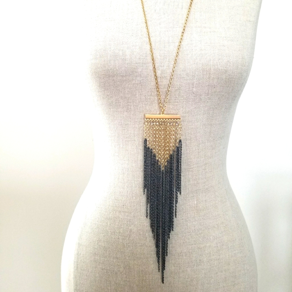 Edgey Express Necklace